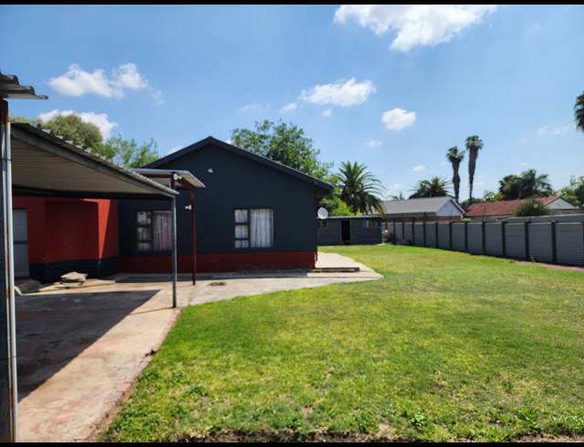 9 BEDROOM HOUSE FOR SALE IN IVY PARK